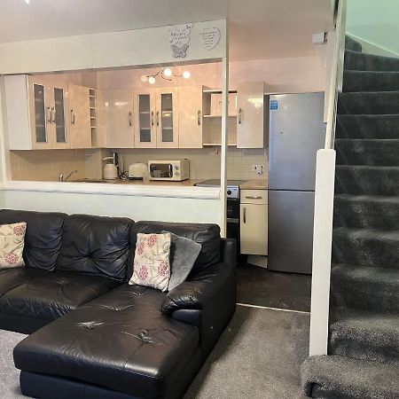 London 1 Bed Cosy House Norwood Exterior foto