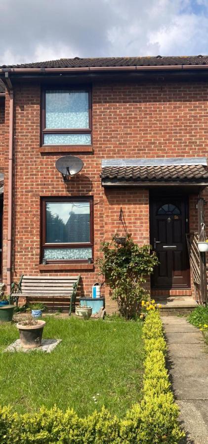 London 1 Bed Cosy House Norwood Exterior foto
